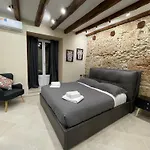 Tommy\'S Rooms